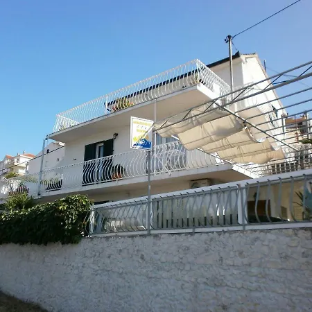 Beautiful With Private Hot Tub Trogir